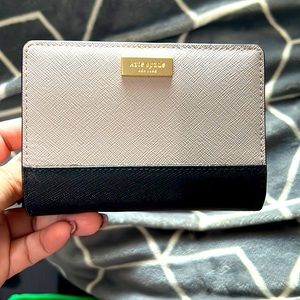 EUC Kate Spade Small Compact Wallet Snap Closure